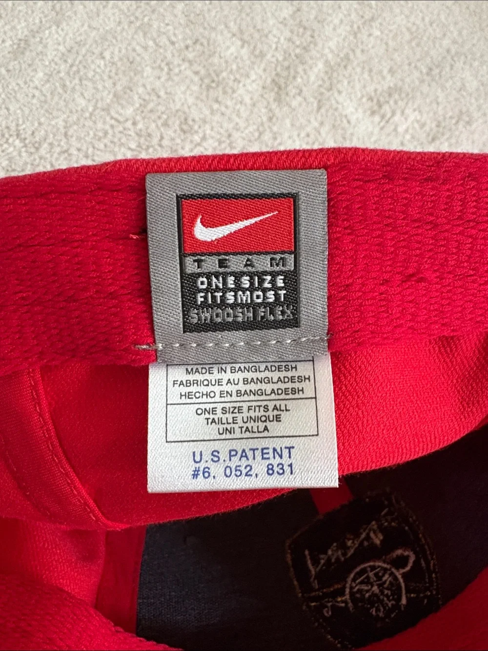 Team Nike Arsenal FC Logo Patch Insignia OSFM One Size Swoosh Flex Cap Hat